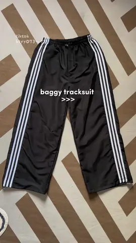 meme love tracksuit baggy ni! tinggi 164, berat 54 ambik saiz L! 💌✨ #tracksuit #baggytracksuit #tracksuitbaggy #tracksuitmurah #tracksuitviral #tracksuitsekolah 