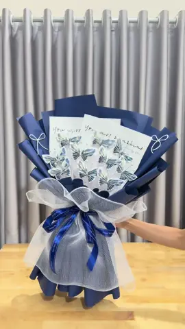 Hướng dẫn làm bó hoa tiền con bướm,xem chi tiết hơn trên zìu-tú-bì nha mọi ng #huongdanlamhoa #daotaohocvien #daotaocamhoa #hoatienquan12hcm #hoatiensaigon #hoatien #hoatienconbuom #lylyflowers🌷 #hoatienhcm 