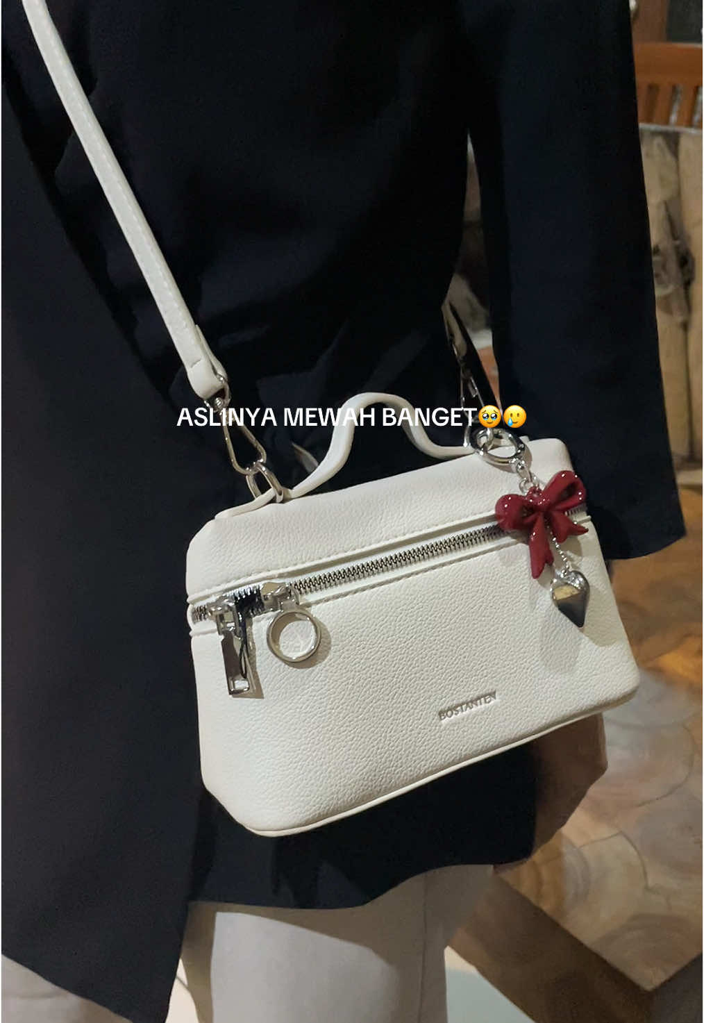 Review tas bostanten camilla: KECIL TAPI COMPACT, BNR BNR MEWAH BGTTT❤️‍🩹🥵  #tas #taswanita #bostanten #ootdfashion #xyzbca #tasselempang 