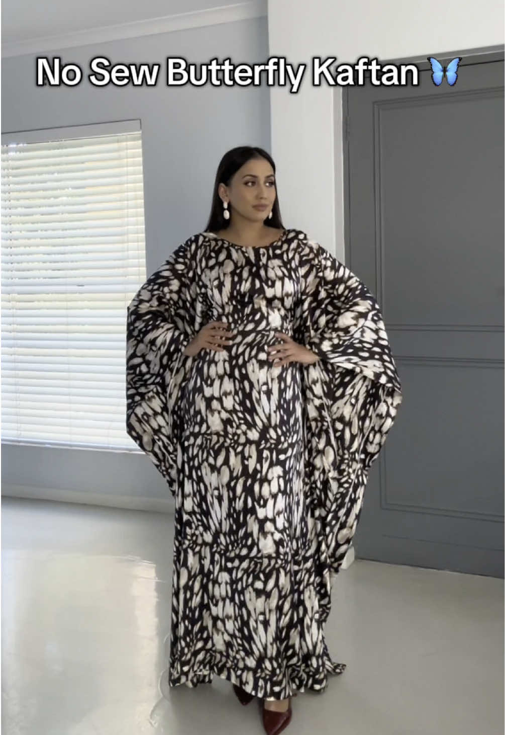 I hate to sound like one of those influencers but yoh what a hidden gem 💎. Design a Curtain is my new go to for materials. Located at Witkin Building, Unit 15, 1 Lester Rd, Wynberg, Cape Town #DIY #butterflykaftan #nosewdiy #diyfashion #kaftan 