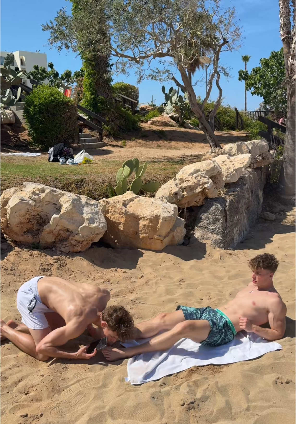 WTF just happend 😅🫨  @Romeo #uncutmansion #explore 