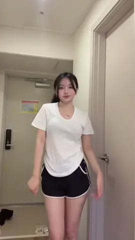 썸탈 때 어색함 푸는 방법 적구 가🍀 . . . #fyp #추천 #춤 #댄스 #돌핀 #연애 #썸 #봄 