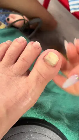 Luc nào cũng nên yêu đời,yêu bản thân 