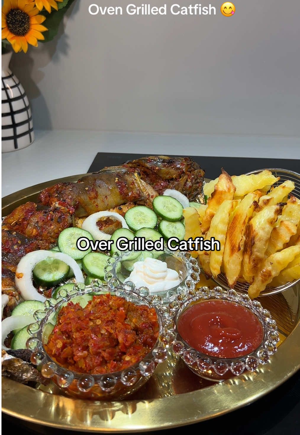 Oven Grilled Catfish & Potatoes #grilledfish #potato #Recipe #nigerianfood #naijafoodie #streetfoodnaija 