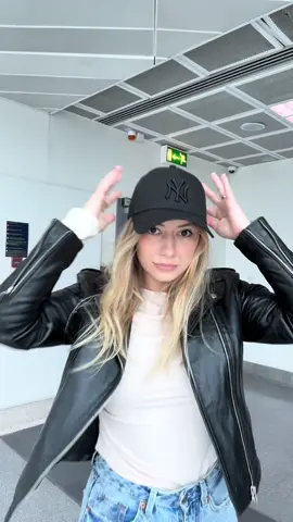 Airport outfit check ✈️