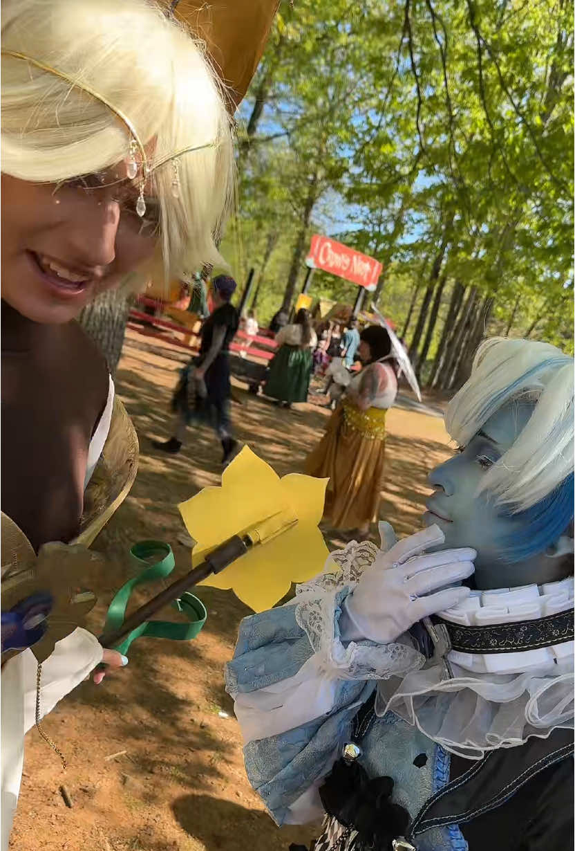 Avg shadowvanilla interaction  #crk #cookierun #cookierunkingdom #shadowmilk #shadowmilk #shadowmilkcookie #purevanilla #purevanillacookie #purevanillacrk #renfaire #garenfest #georgiarenaissancefestival #shadowvanilla #renaissancefestival 