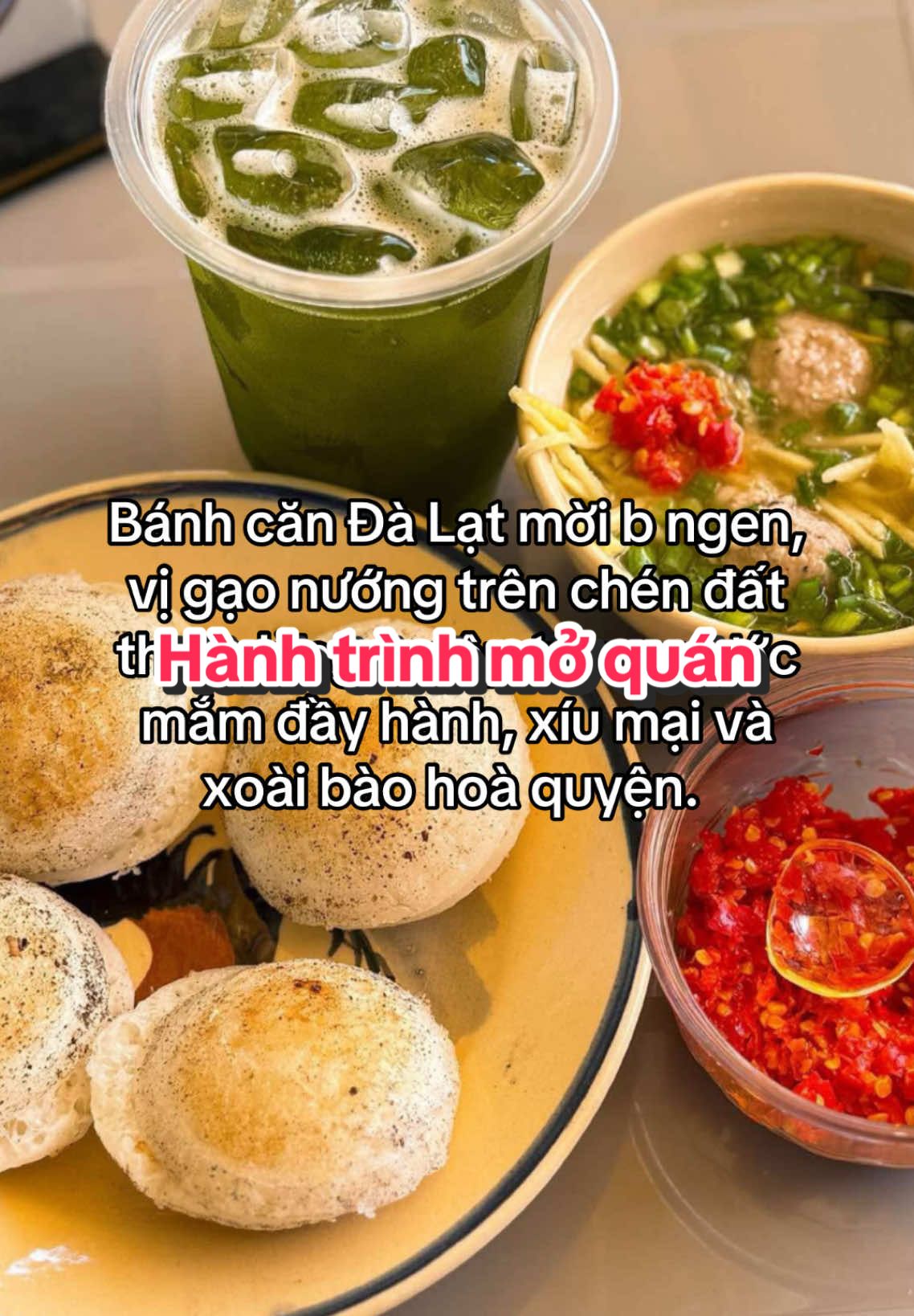 Bánh căn Đà Lạt mời b ngen, vị gạo nướng trên chén đất thơm lừng, ngập trong nước mắm đầy hành, xíu mại và xoài bào hoà quyện. #xaykenh #tapxaykenh #xuhuongtiktok #khoinghiep #banhcancohieu #banhcan 
