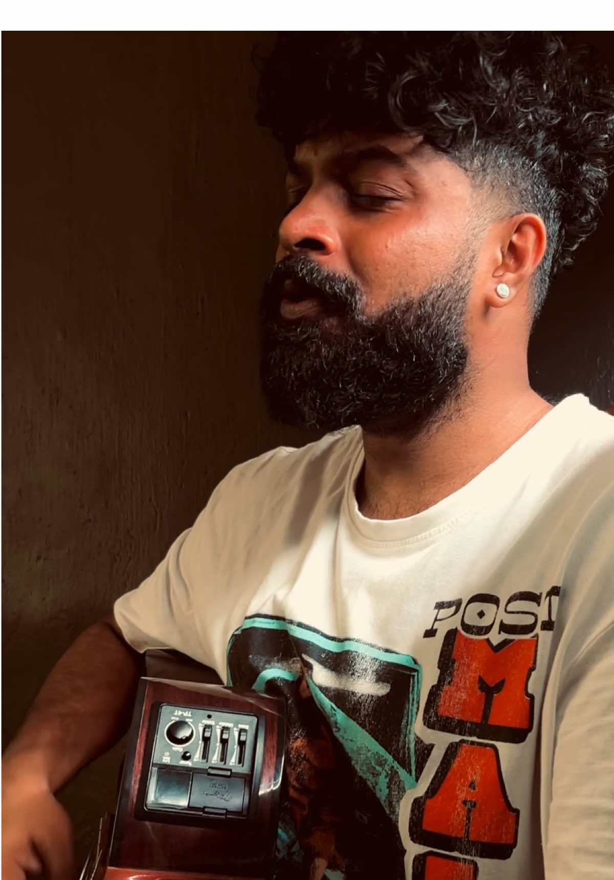 ලබන්නට වාසනාවක් අරන් ඔබ ආයෙ නවාත්.. තියේවි ප්‍රාර්ථනාවක් ඔබෙ ගැන ආත්ම ගාණක්.. ♥️🥹 #foryou #fypシ #fyp #foryoupage #anushkanavod #onemillionaudition #repost #srilankatiktok #tiktok #song #mediaset #viral #feelings #guitarcover #athmaganak #ආත්මගානක්❤️❤️❤️ 