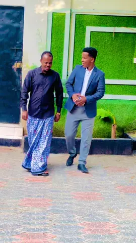 Dhalinyada xamarey dhaantada maqloo odagii oo Noo marti abwaan axmad budul 🙏🙏