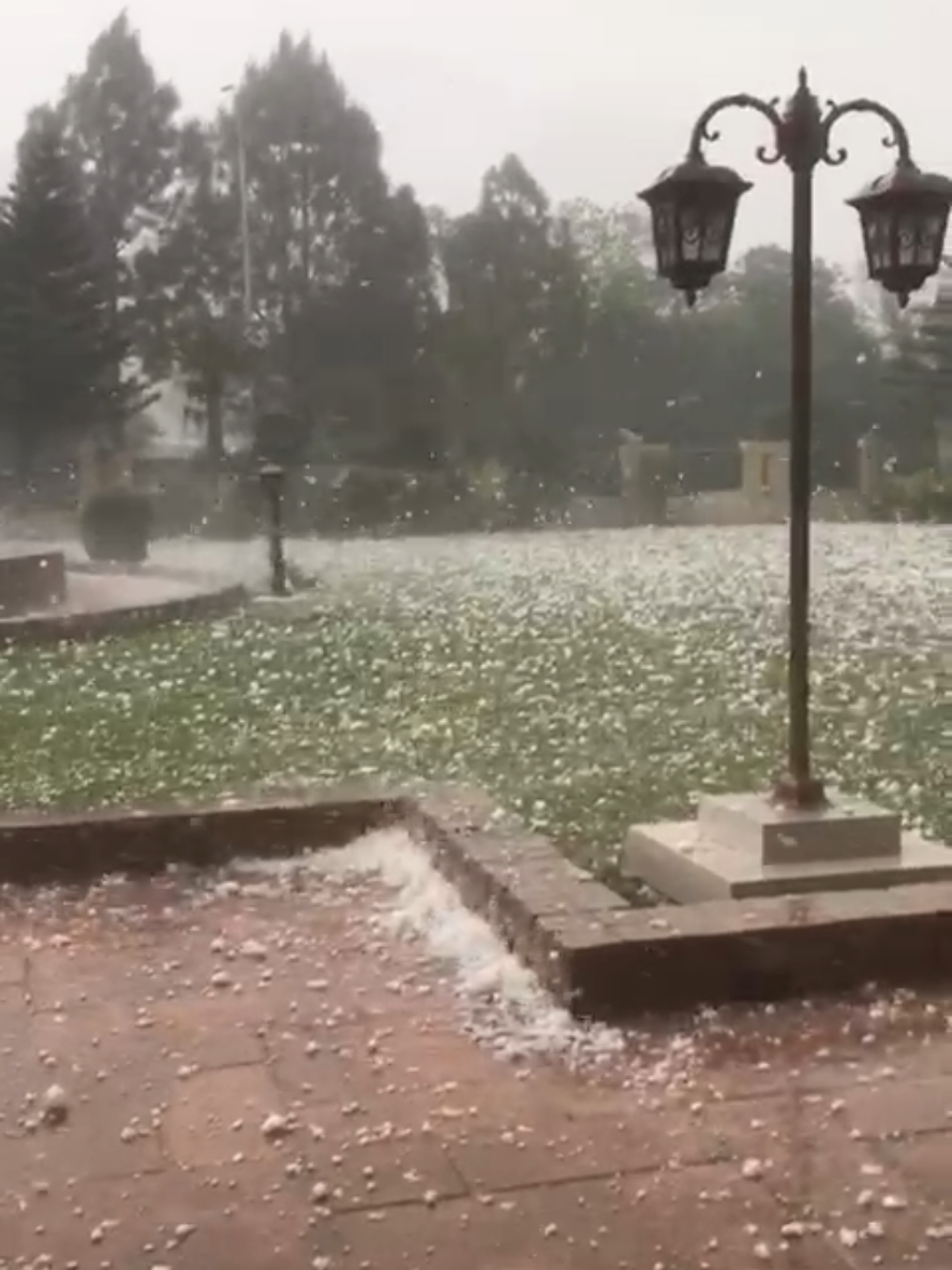 #hailing #islamabada#islamabadhailstorm #hailstrom  #weatherstorm #badweather  #fffffffffffyyyyyyyyyyypppppppppppp #ff 