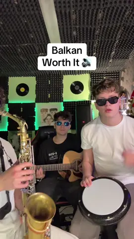 Give it to me I'm worth it 🎷🔊 #fyp #foryoupage #acousticboyz #pullup #fifthharmony #worthit 