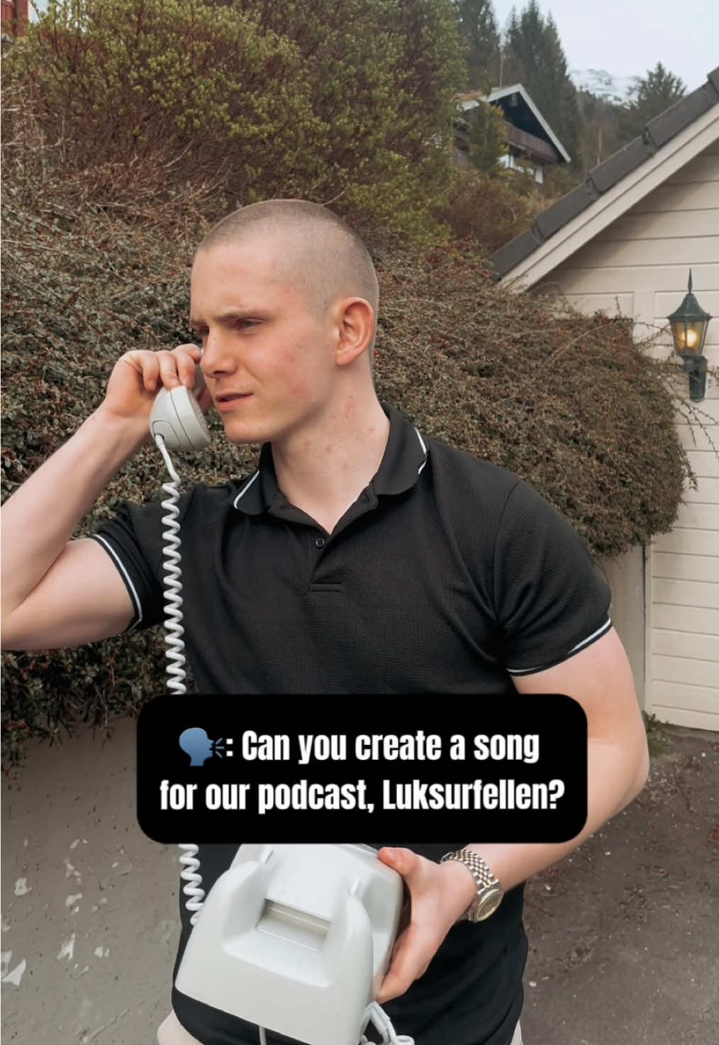 🗣️: Can you create a song for our podcast, Luksurfellen? 🎙️: Yes, I’m on it! #rap #phone #podcast #watch #process 