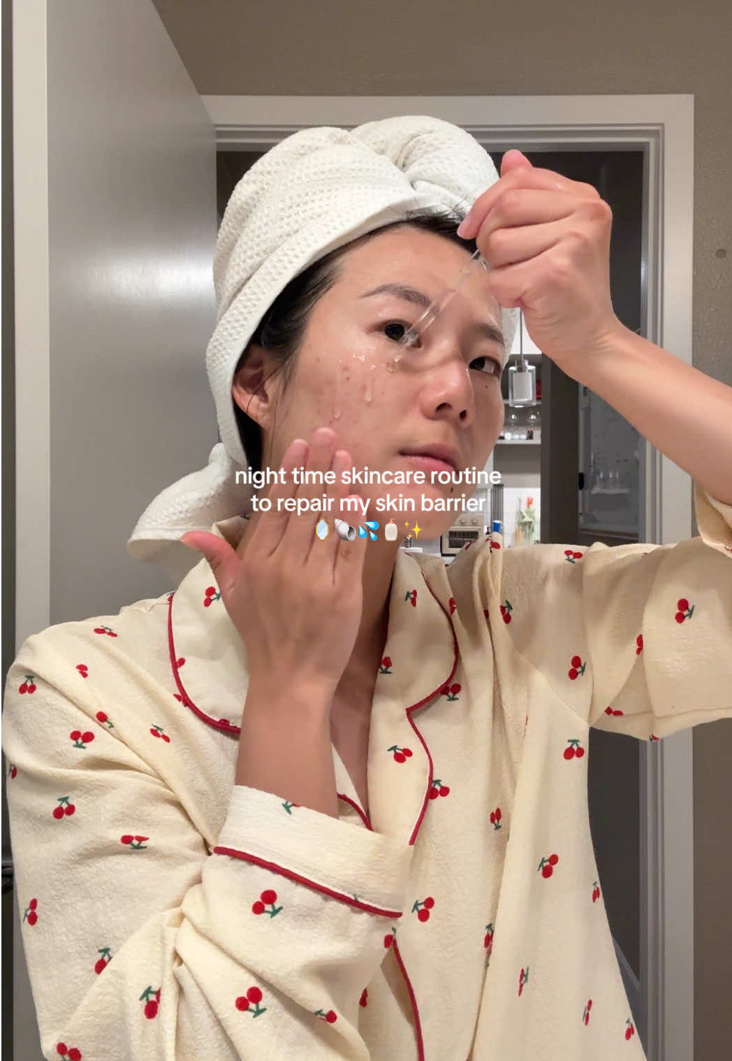 👑 the queen healed my skin barrier 😩😩😩💖🤧 IN @Charine Cheung WE TRUST!!  . . products used to heal my skin barrier as a acne-prone,SUPER dry skin girly 🧴🫧: makeup remover @BIODERMA  eyelash remover @클리오 찐  cleanser @Vanicream™ Sensitive Skin Care  toner @Eqqualberry  serum @SKIN1004 US  lotion @aestura_us  . . #nighttimeskincare #acneproneskin #fungalacne #skinbarrier #skinbarrierrepair #skincarejourney #koreanskincare #dryskintips #healingacne 