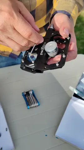 Magnetic downhill pedals. Science? 🤷‍♂️ We're having a blast! 🎉#MagpedGravity #Downhill #MTB #BikeTok #Magnetic