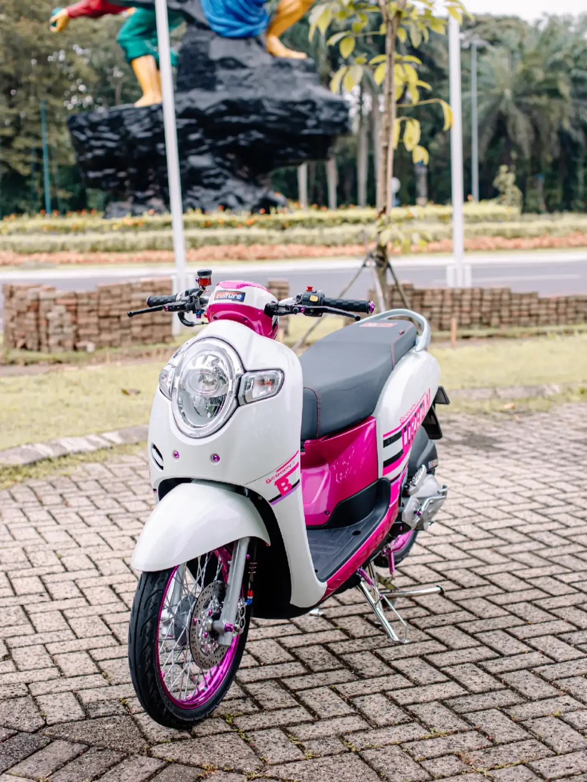 Bermain wanita?Maaf, hiburan ketua cuman main motor🤭🤪 #scoopymodifikasi #scoopyindonesia #scoopythailandstyle #scoopyurban @Shans_ArtProject @tardi 