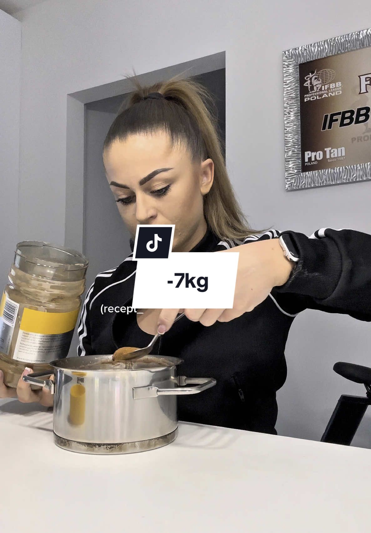 ❗️Ez egy versenydiéta, ami kizárólag a versenyzői céljaimat szolgálja és szigorú felügyelet mellett zajlik. Hobbi sportolóknak ez veszélyes, akár egészségre káros is lehet, szóval ne kísérletezzetek ezzel!🫶🏾 Hagyományos étrend és edzésterv készítéssel kapcsolatban Instagram üzenetben tudtok megkeresni!📲 @odettbernath  #miteszemegynap #mutimiteszel #fitfood #Fitness #fitnessfood #fitnesstips #fitnessgirl #bikinifitness #testepites #testepito #versenyfelkeszules #versenydieta #diet #dieta #dietfood #mealprep #prep #prepfood #food #eating #zabkasa #etrend #gym #gymgirl #bikinipro #ifbbpro #fulldayofeats #fulldayofeating #highprotein #highproteinmeals #highproteindood 