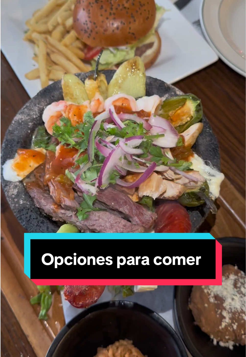 NUESTRO MENÚ DE COMIDA  Disponible en Victor’s Restaurante #restaurantesenensenada #restaurantesenelvalle #ensenada #DóndeComerEnsenada 