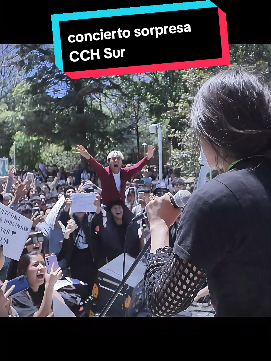 Concierto sorpresa en el CCH Sur #insulini #tablaperiodica #cchsur 