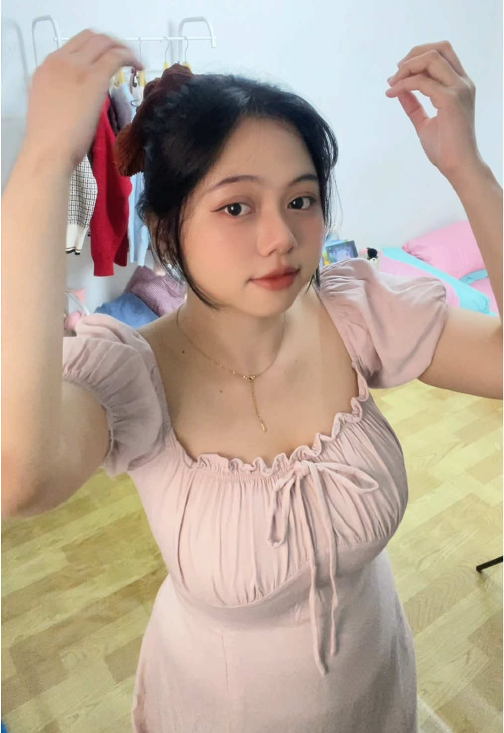 Dress yg ini juga lucu ga si😔😔😔