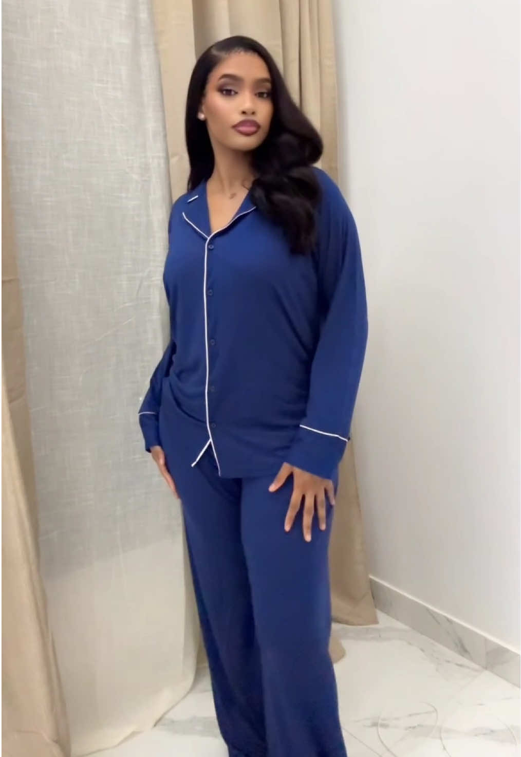 @Jasmeen Flower rocking our blue pyjama  #pyjama #senegalaise_tik_tok #viral_video 