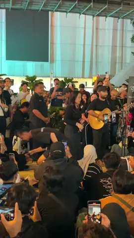 😍 @Bernadya  #bernadya #bersenadya #bukitbintang #fyppage #viraltiktok #malaysiatiktok #untungnyahiduptetapharusjalan 