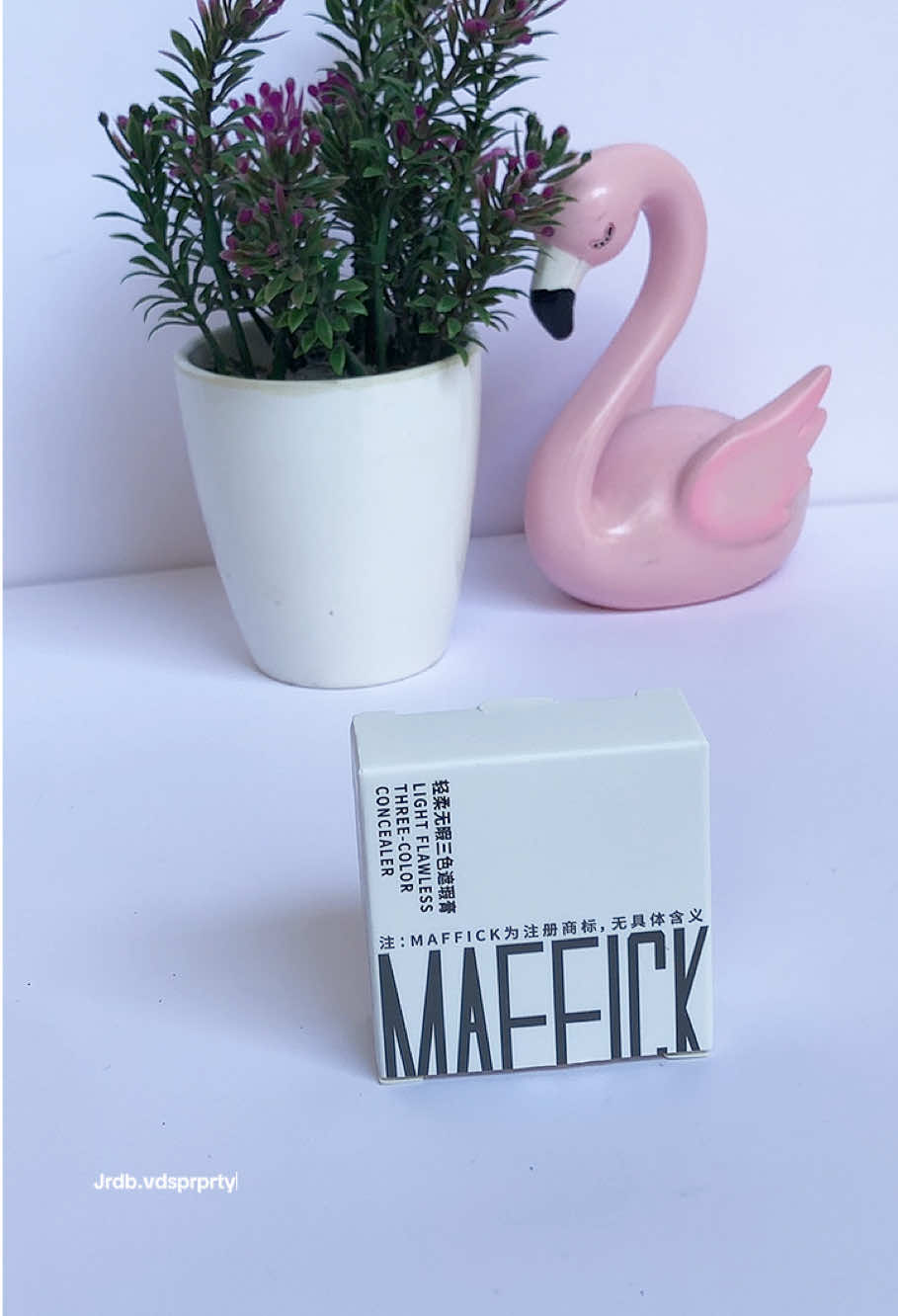 Maffick concealer #concealer #concealerhack #concealertips #concealertutorial #concealerreview #affordable #affordablemakeup #affordablemakeupproducts #highlyrecommended #maffick 