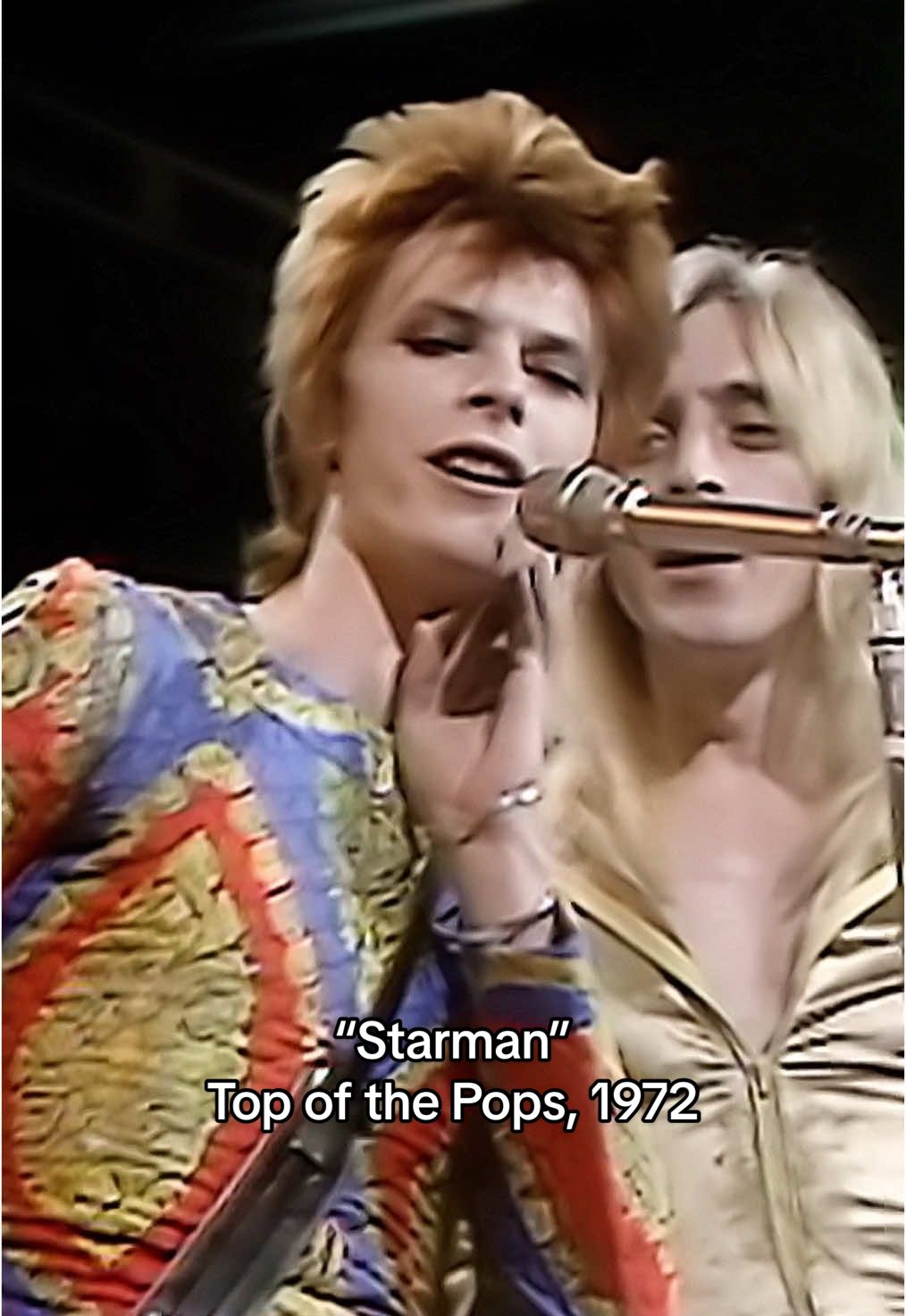 The iconic performance that changed the world… When did you first hear Starman?  #DavidBowie #Bowie #70s #70smusic #livemusic 