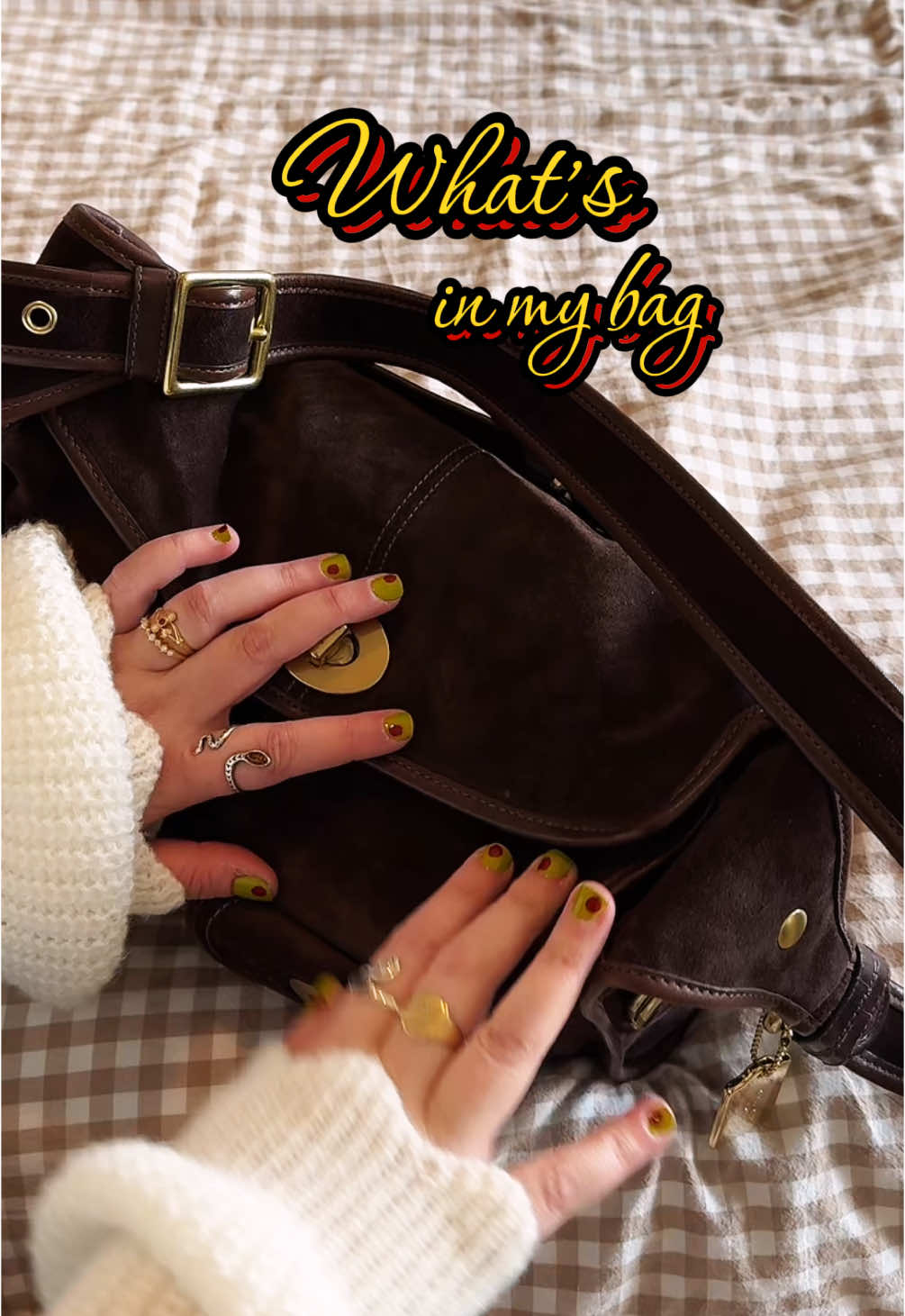 What’s in my bag for some existence ASMR 💞 feat. my coach haversack and “little” things (why did I say that so much). Book cover from @lucky rodeo 🥰 My main acct.: @Leti  #whatsinmybag #purse #coach #haversack #bleeckerstreet #midori #hobonichi #sailor #fountainpen #planner 