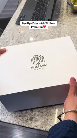 Some days, being a mom, a full-time working woman, and managing everything in between really takes a toll on my body. Back pain and cramps used to slow me down—until I started using the @willow_bottles Heat Belt. It’s honestly been a game-changer for my self-care routine. This belt gives instant heat relief, has adjustable settings, and is super comfortable to wear while I cook, work, or even relax on the couch. No more bulky heating pads or waiting near a plug! If you’re a busy mom like me or just need something to help you feel better during your period, postpartum recovery, or daily back pain—this one is a must-have. Taking care of ourselves is just as important as taking care of everyone else. #momlifehacks #fyp #fypシ゚ #workingmomlife #backpainrelief #selfcareformoms #StressRelief #busymomlife #tinaapproved #BrownMomLife #punjabiincanada #indianincanada #indiantiktok #MomTok #fyppp #surreypind #desiincanada #edmontonpunjabi #calgarywale 