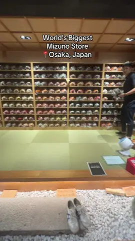 This is the world’s largest Mizuno store in Umeda Osaka, Japan 👟🇯🇵 #japan #japantok #japanesefashion #mizuno 