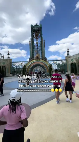 Security is going to have to drag me out 😭😭😭#epic #epicuniverse #themepark #universal 
