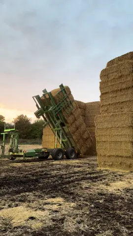 Keepin stacks standing since 2023’ @Danny #fyp#farmtok#agrispec#blackbritishfarming🇬🇧#mensmentalhealth#mentalhealthmatters#contractor#sillyseason#fastrac#4220#norfolksfinest#thankafarmer#chaserdriversuk