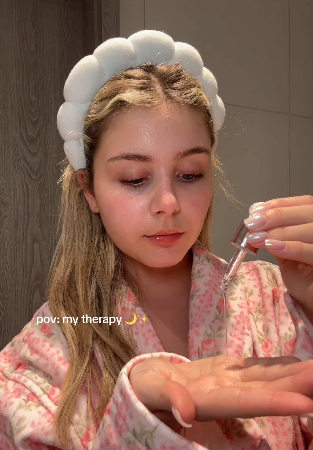 skincare, tea and satc is all a girl needs 💕🫶🏻✨😌 #nightroutine #asmr #skincare 