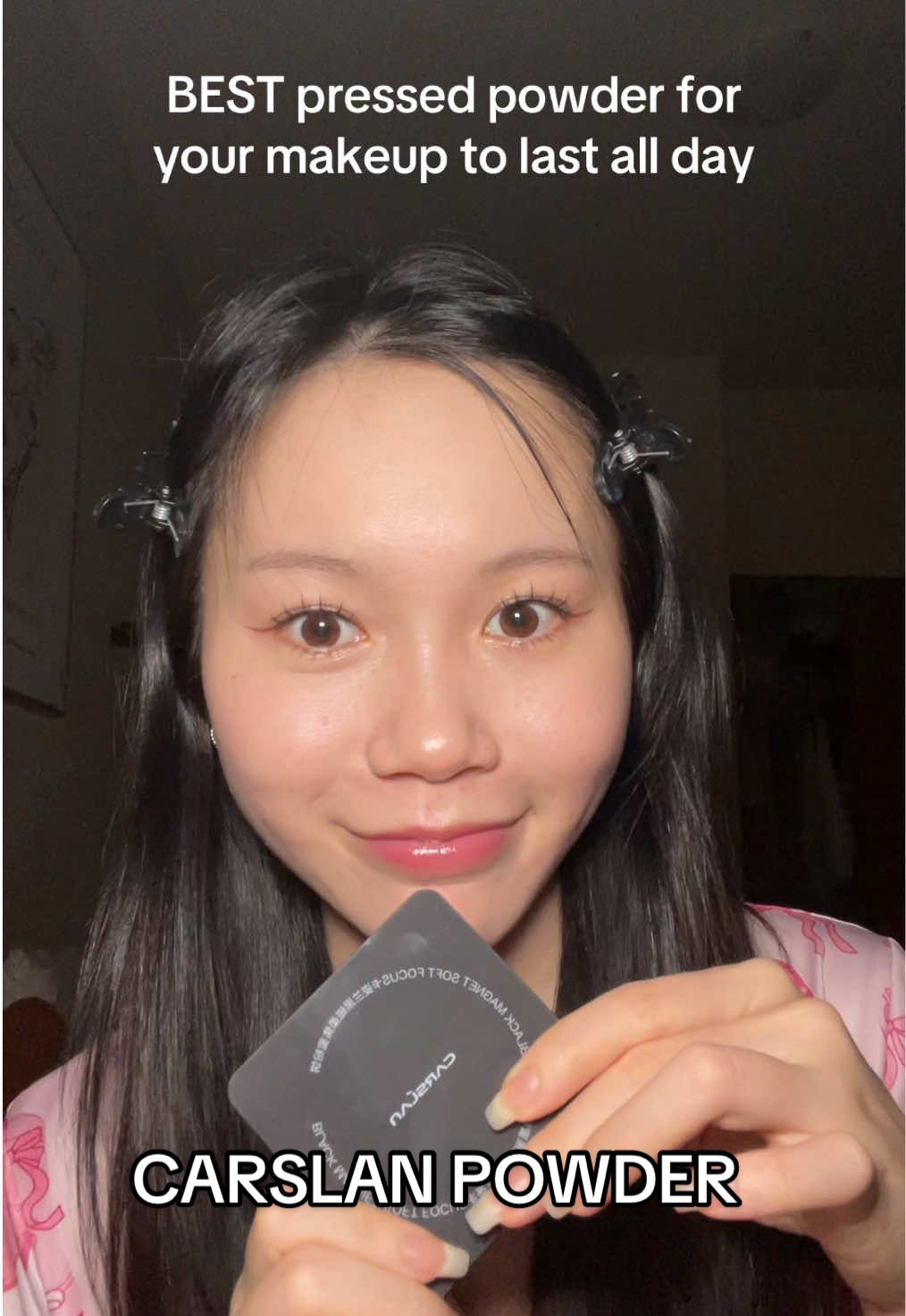Replying to @. The design is so smart!! Literally my go-to pressed powder. You can get a mini pressed powder + puff when purchase 🥹 #carslan #carslanpowder #chinesemakeup #pressedpowder #tiktokshoprestock #tiktokshopcreatorpicks #ttsbeautybesties @Carslan Global Official 