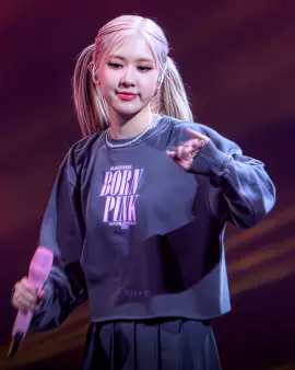 our little cutie💖 || she is always so supportive😭 #blackpink #blackpinkedit #kpopfyp #edit #coachella #kpop #rosé #coachella2025 rose edit cute, rose 4k coachella 2025, rose attended coachella 2025 lisa