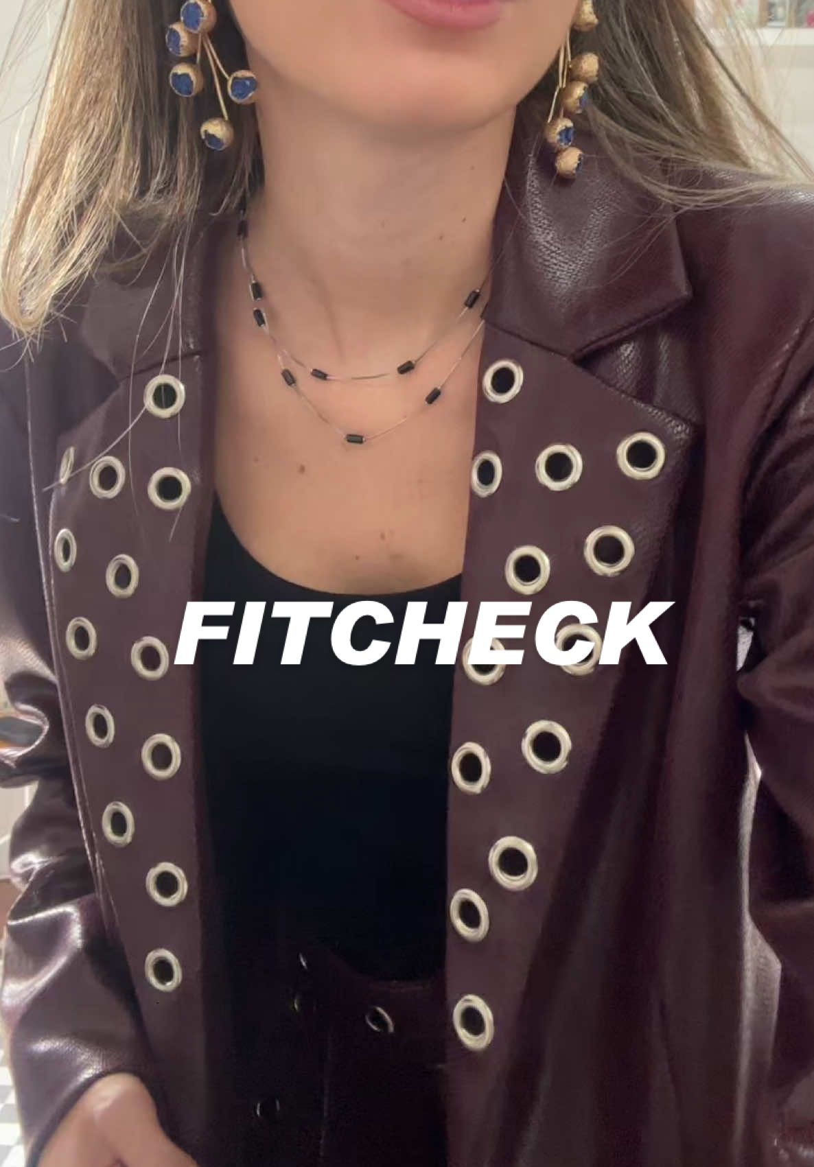 +1 rs atrasada sim, com fitcheck em dia tbm 💅🏼 #fitcheck #OOTD #outfit #outfitideas #dailyfitcheck #outfitcheck #lookdodiatiktok #lookdodia 