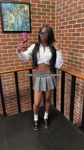 nerd day with @Soofficialrynecia 🤓 #fyp #viral #spirtweek #outfits 