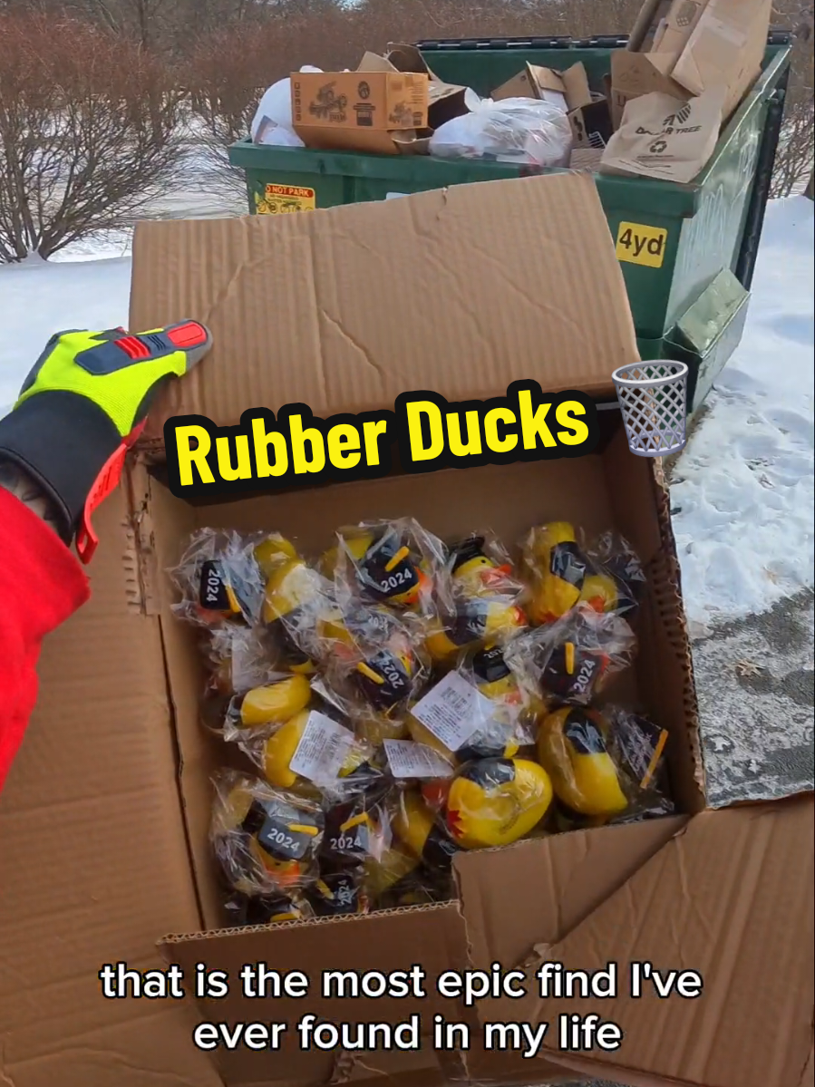 I found so many rubber ducks and sunglasses in the dumpster !!  #dumpsterdiving #duck #ducks #jeep #sun #Summer 