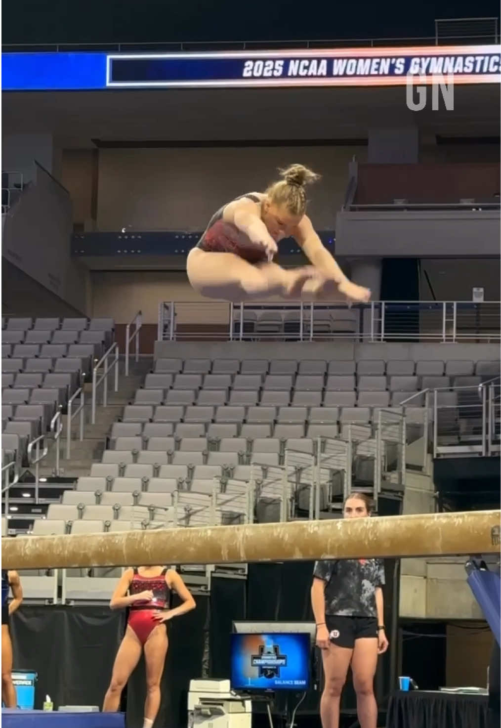 Joscelyn Roberson on beam is always a treat! 👏🏻🎉👑 #NCAAgym @Josc 