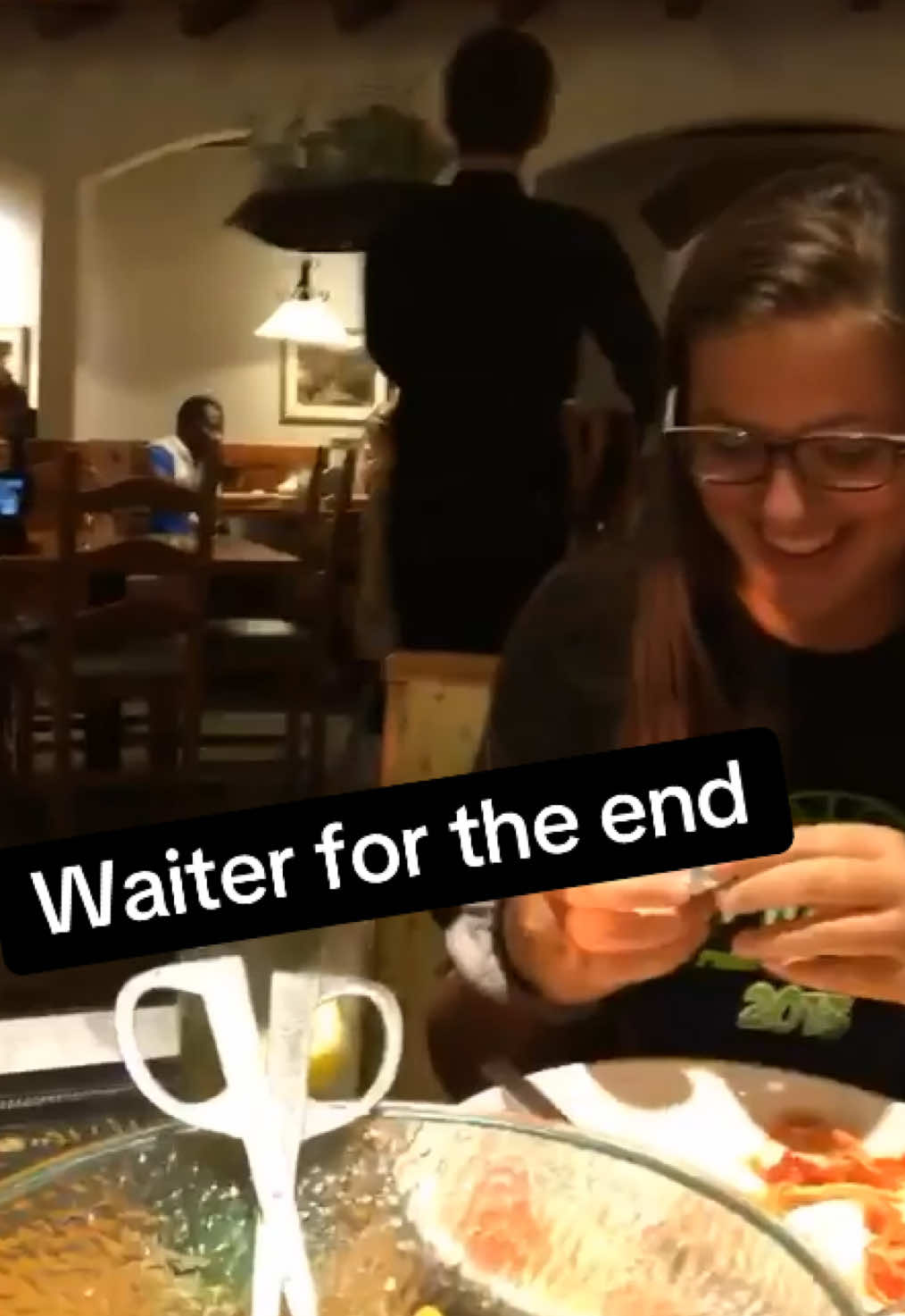 Stop, drop and LOL 🤣 #waiter #drop #crash #oops #dishes 🎥: Ariana Goitz