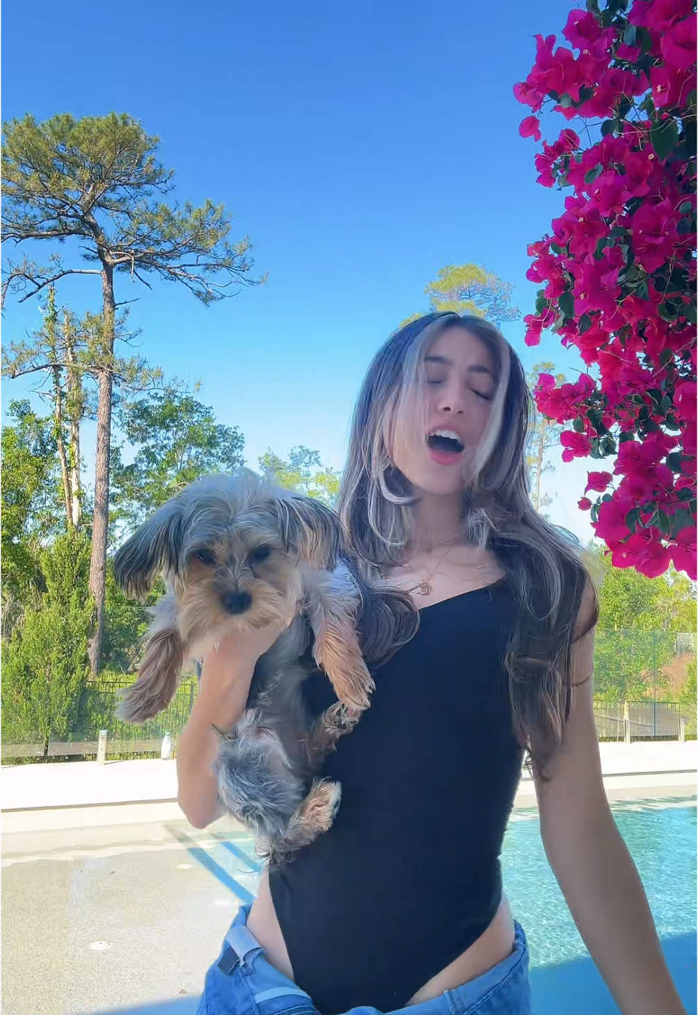 lupitaaaa me dio besitos 