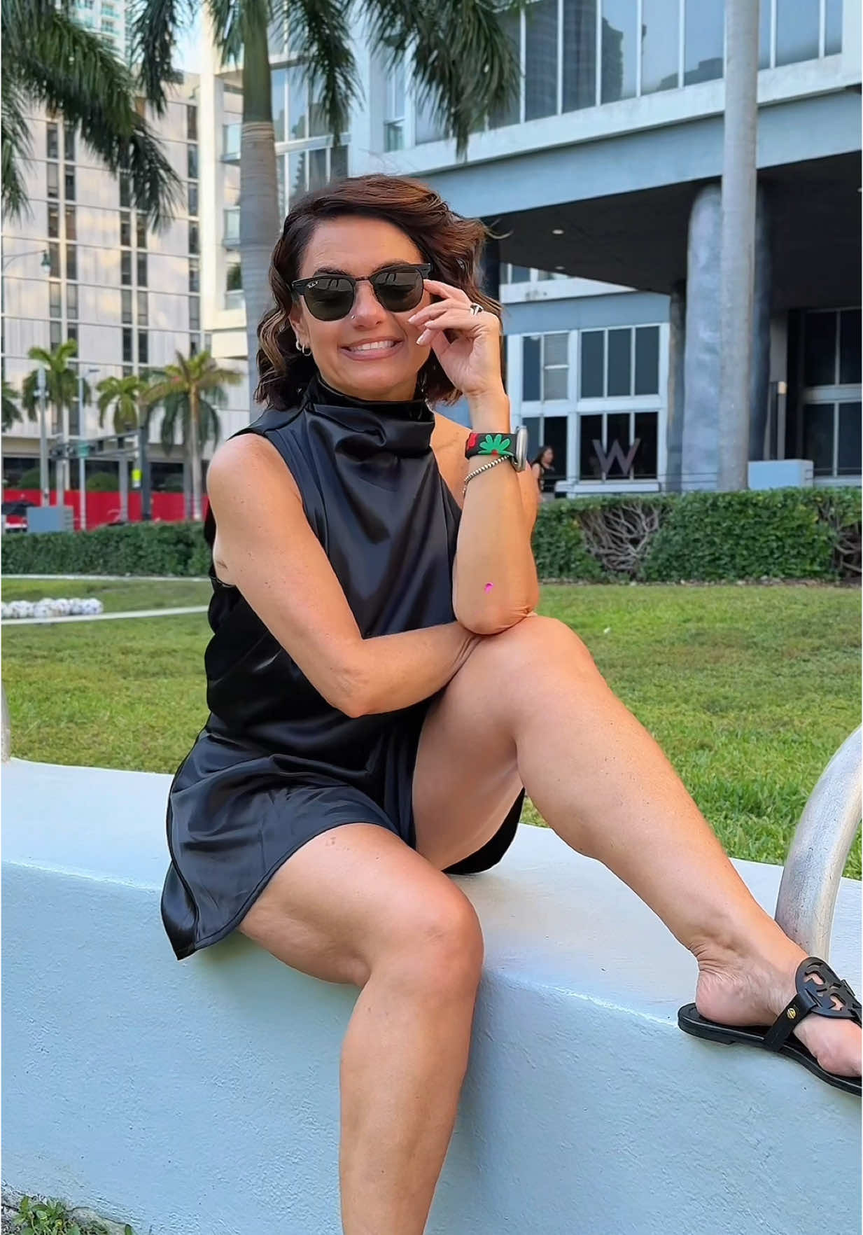 Buenas tardes mis corazones 🥰🌸☀️ .  . . .  #tvhost #tv #host #telemundo #Love #goals #Love #television #tvshow #conductoradetv #presentadora #reality #show #morningshow #miami #hoydia 