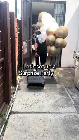 We had 1 hour to decorate with balloons for a surprise birthday party ✨ #balloonlife #balloons #decorator #balloondecor #globos #latino #balloonbusiness 
