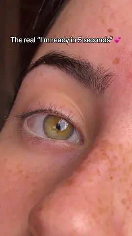 Eyelashes without glue!? Get your lashes now 😏🤩#makeup #girlhacks #skincare #eyelashextensions #morningroutine #justagirl #lashextensions #skinrutine #lashtutorial
