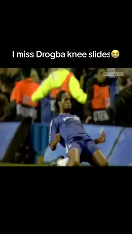 Didier Drogba's knee-slide in front of Rafa Benitez in the 2008 Champions League semi-final 🥶  #championsleague #fyp #footballtiktok #chelsea #liverpoolfc 