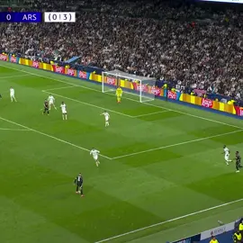 Gol de Saka 🔥🔥🔥 Real Madrid 1-2 Arsenal  (1-5 en el global) Real Madrid cae en casa y es eliminado de la Champions League en cuartos de final . . #Arsenal #Saka #championsleague #ucl #Merino #odegaard #Inglaterra #RealMadrid #vinicius #PremierLeague #laliga #mbappe #bellingham #halamadrid #Madrid #españa #santiagobernabeu #lamineyamal 