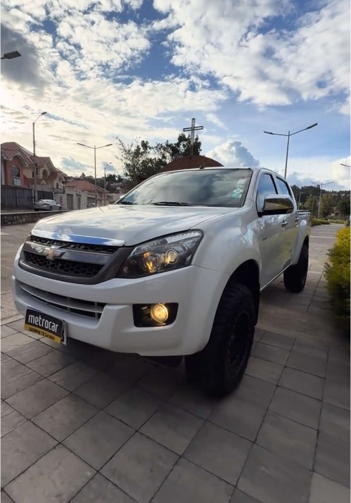 #Chevrolet D-Max 3.0 #Ls 4X4 #2018 Full ya disponible en #AutoPark la camioneta que necesitas para tu hogar cuenta con un Km de 73896 originales, tapa rígida, aros y llantas deportivas, protector de balde, pantalla de 9 pulgas y con la matrícula #2025 #AutoPark #tu #mejor #eleccion.  #Azuay #Cañar #Eloro #Guayas #SantoDomingo #Tunguragua #Otavalo #Pichincha