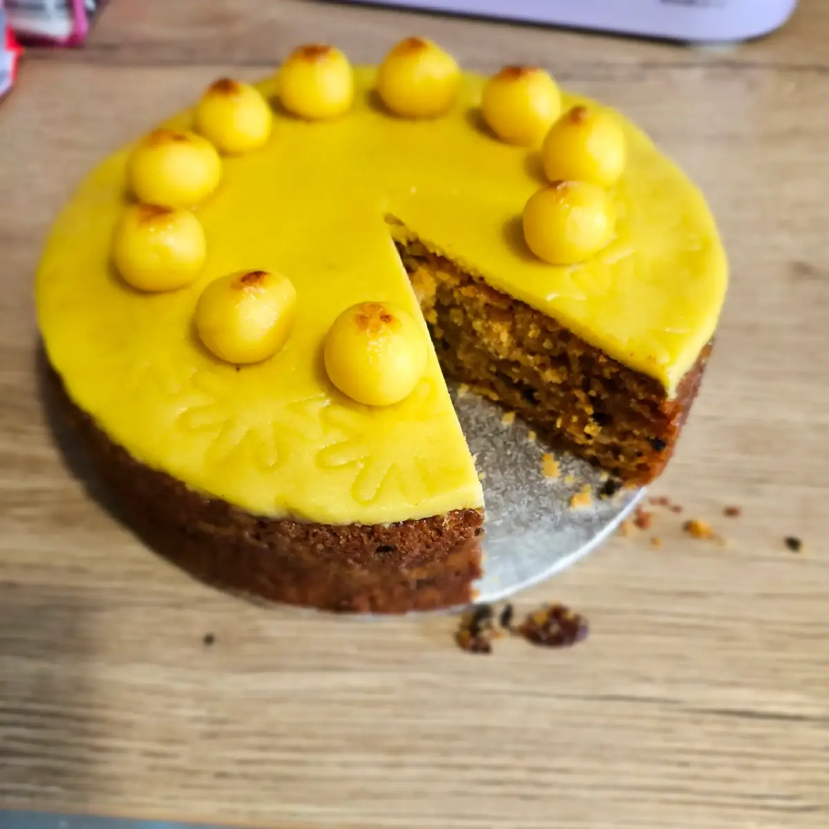 Simnel cake (and fruit cake in general) - love or hate?  I'm definitely growing to love it more! My favourite part has always been the marzipan though 😍 #firsttime #baker #simnelcake #Easter #easterbaking 