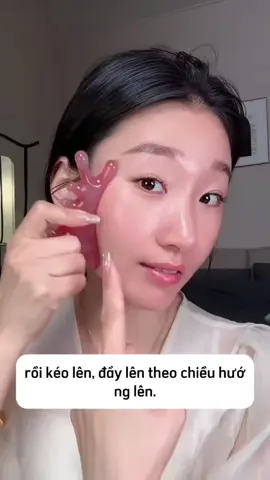 Dậy sớm uống 1 ly nước ấm, mỗi ngày vài phút massage là cách tôi khởi động cho ngày mới ☺️☺️ #lamdep #suckhoe #tipslamdep 