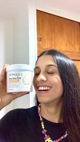 ¡Fortalece tu cabello desde la raíz con esta dupla poderosa de arroz!🤍 Nuestro shampoo de arroz Bioaqua limpia sin resecar, mientras que la mascarilla desenreda, suaviza y nutre a profundidad. ¿Qué esperas para empezar a usar productos naturales pensados para cuidarte correctamente? 👀 @adriaa_  #skincare #skincarevenezuela #shampoo #mascarillacapilar #bioaqua #bioaquavenezuela #fyp #fypp #parati